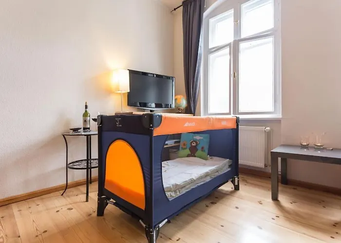 Zentrale Altbauwohnung Im Helmholtzkiez Berlin