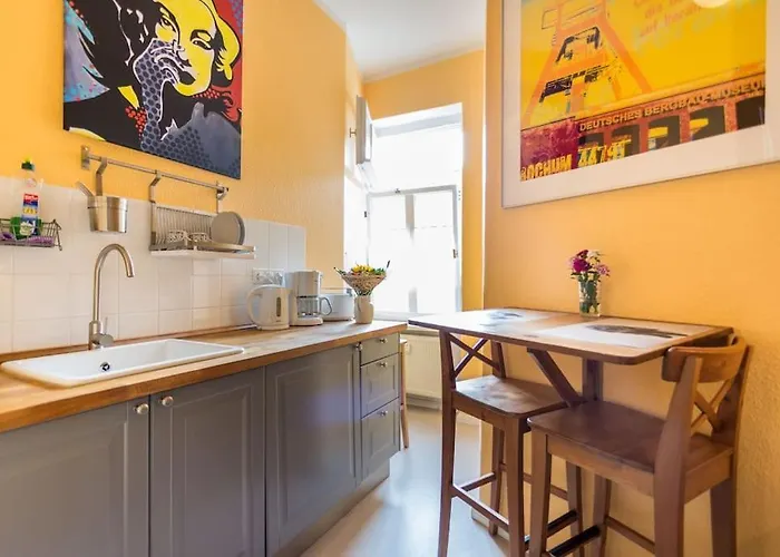 Zentrale Altbauwohnung Im Helmholtzkiez Lägenhet Berlin