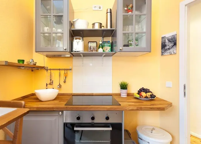 Apartament Zentrale Altbauwohnung Im Helmholtzkiez *